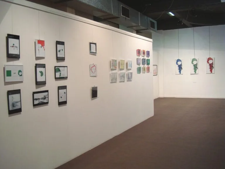 exposition, galerie Vaugelas, Aix-les-Bains, Savoie, bonhommes, photos, art, impressions, vernissage, couleurs, dessins, illustrations, doux