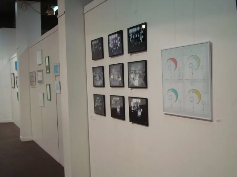 exposition, galerie Vaugelas, Aix-les-Bains, Savoie, bonhommes, photos, art, impressions, vernissage, couleurs, dessins, illustrations, doux